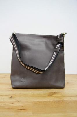 ショルダーバッグ　BORSA　modello　BUSTA