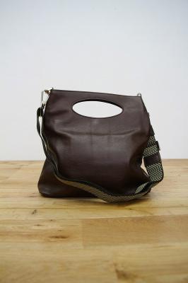 ショルダーバッグ　BORSA　modello　CARTELLINA