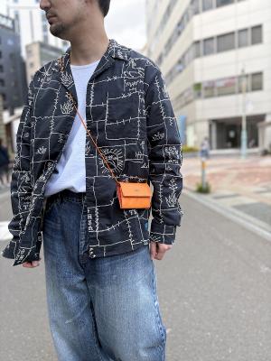 Allover　embroidered　shirt
